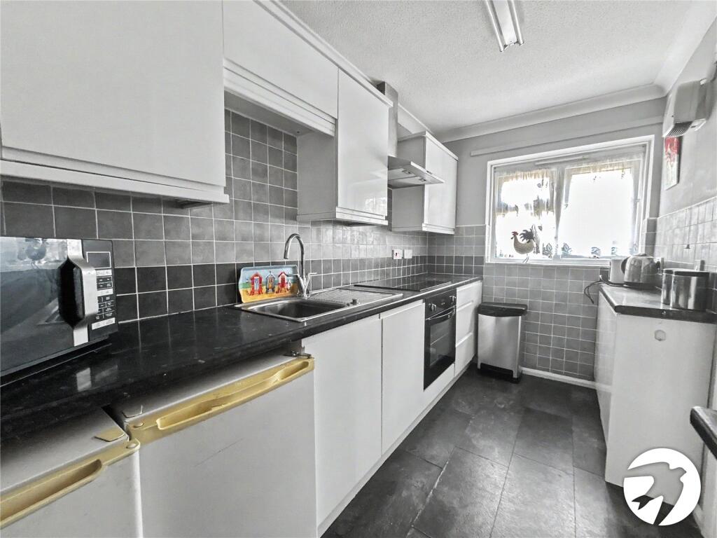 Apartment in Sidcup, Penhill, Blackfen - More
