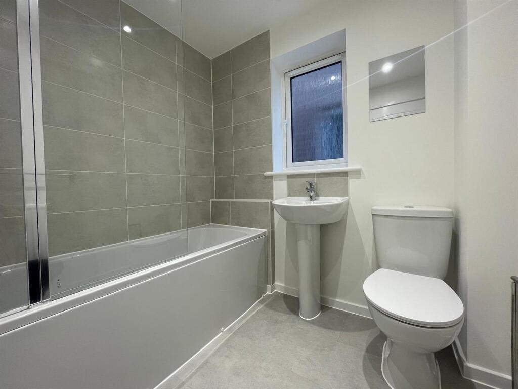House in Wantage, Wellington Gate, Grove - View 5