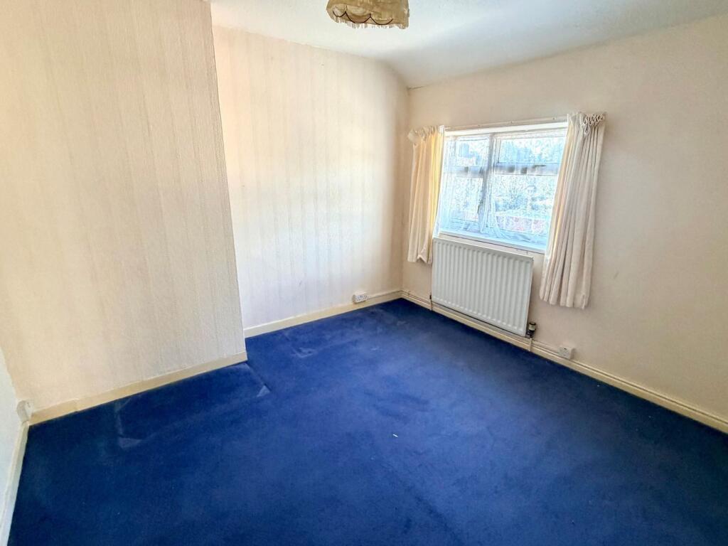 House in Wolverhampton, West Midlands - More