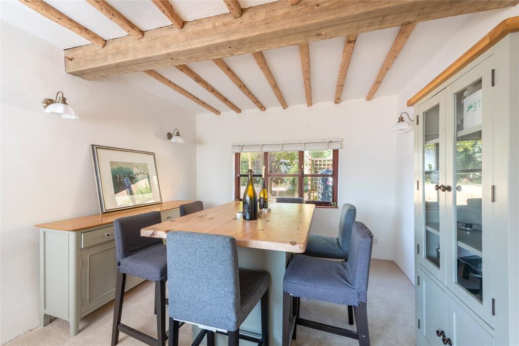 House in Bishopstone, Stone with Bishopstone and Hartwell - View 5