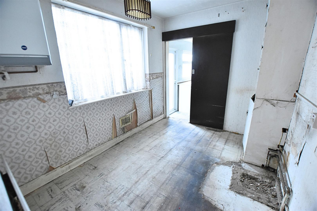 House in Cleethorpes, New Clee - More