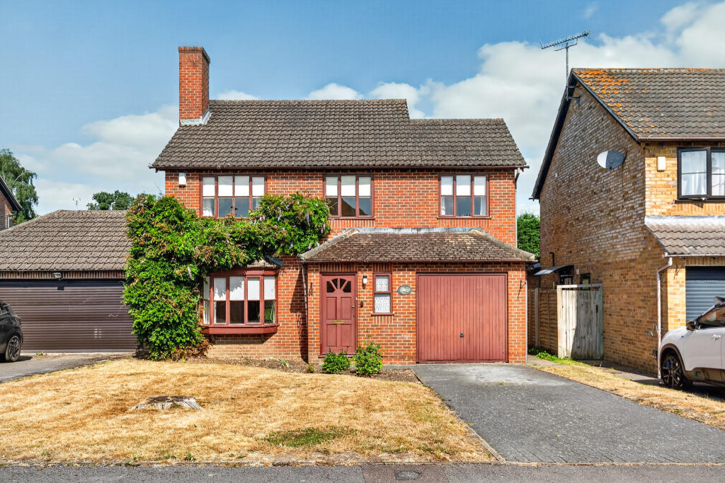 4-bed detached on Carolina Place, Finchampstead, RG40, £650,000