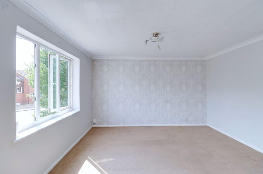 Apartment in South Ockendon, Essex - View 3