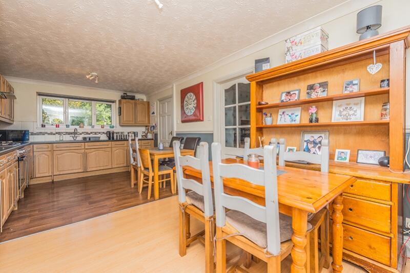 House in Wakefield - View 5