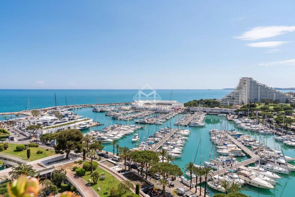 Main image of property: Provence-Alps-Cote d`Azur, Alpes-Maritimes, Villeneuve-Loubet