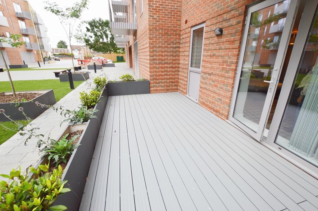 Apartment in Slough - View 5