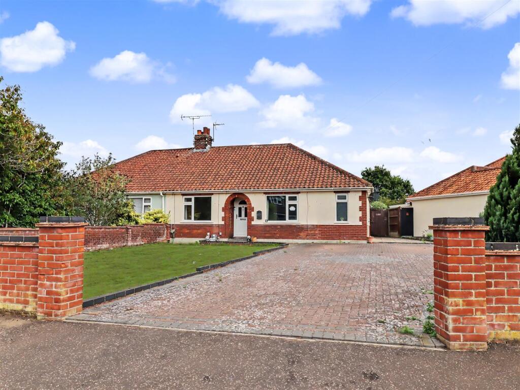 Main image of property: Links Avenue, Norwich
