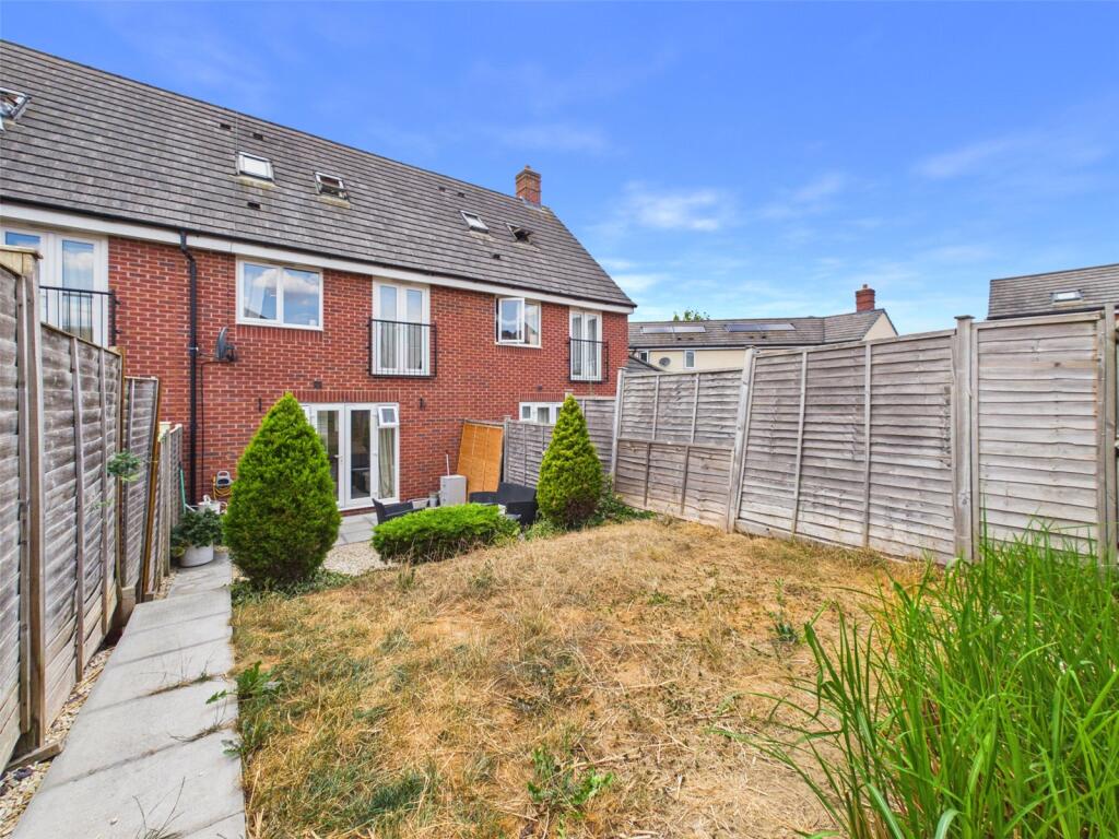 House in Gloucester, Kingsway, Quedgeley - More