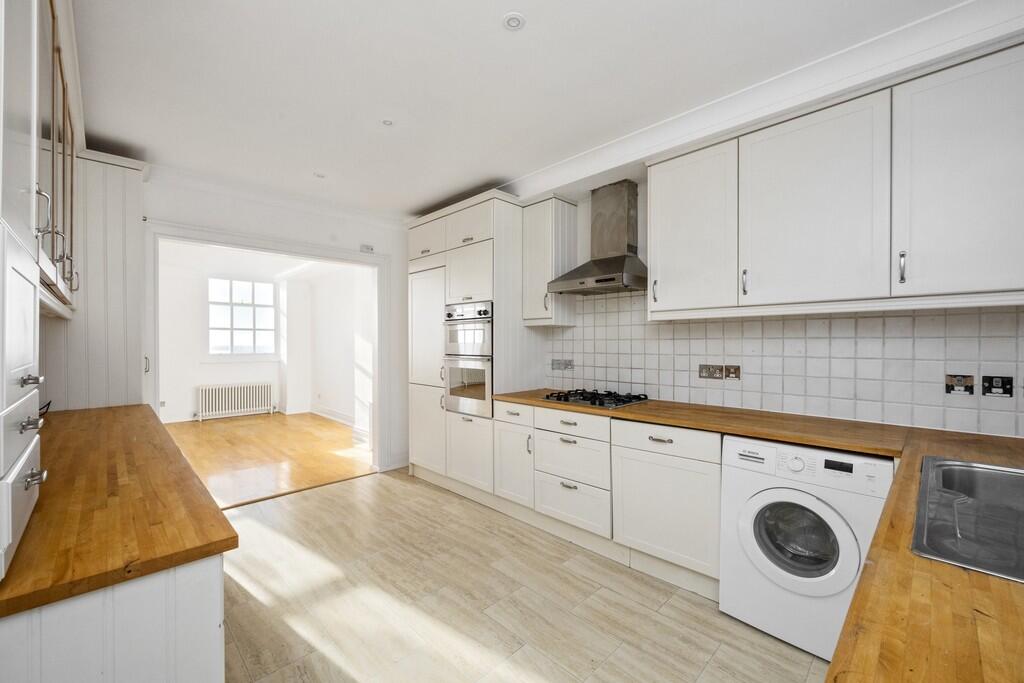 Arundel Terrace, Brighton photo 5