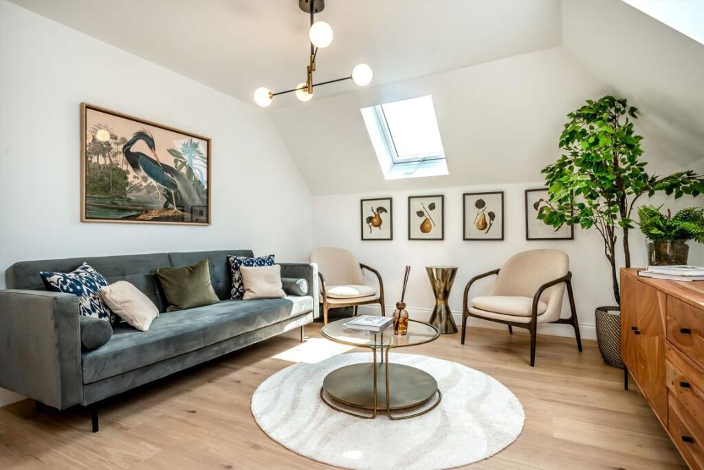 Apartment in Weybridge - View 2