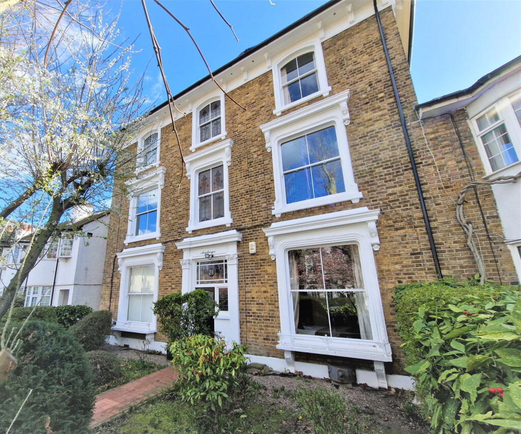 Main image of property: 28 Wellesley Road, Chiswick, Greater London, W4 4BN