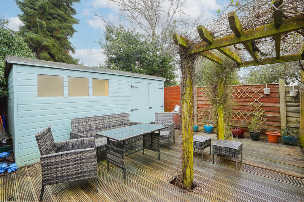 House in Rugby, Hillmorton Paddox - More