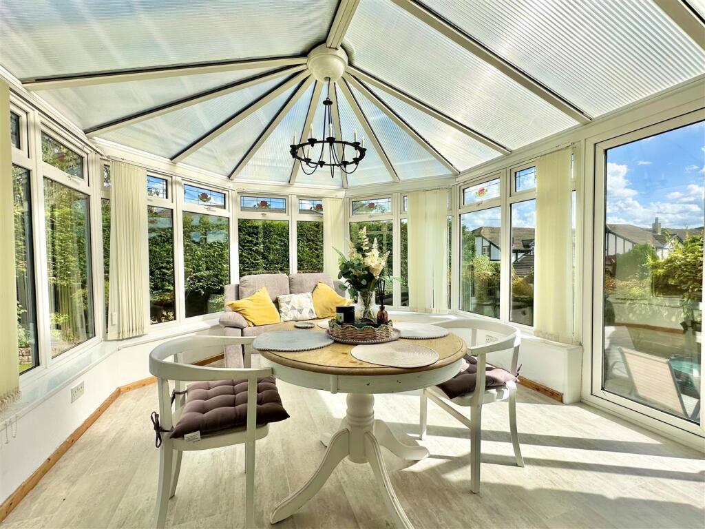 Mereside Gardens, Whaley Bridge, High Peak photo 4