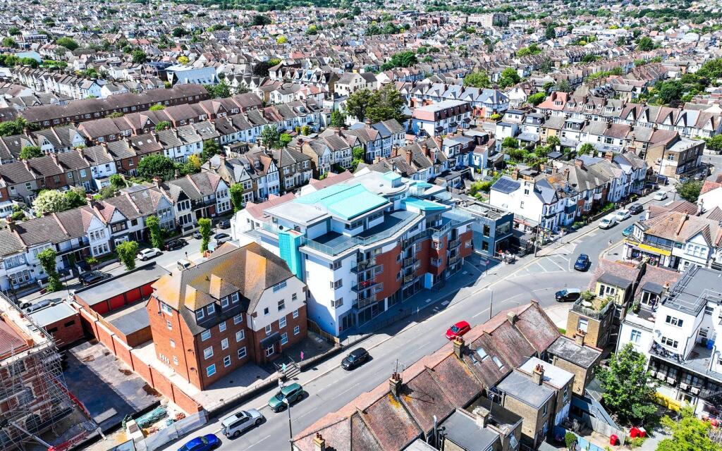 Main image of property: St Clements Gate, 137-139 Broadway, Leigh-On-Sea