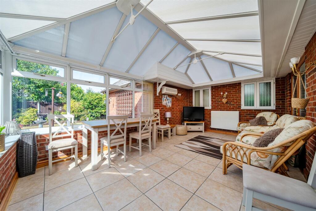 House in Four Crosses, Llandysilio - More