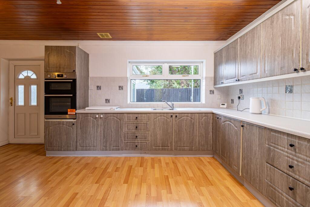 Clenchwarton Road, West Lynn, King's Lynn, Norfolk, PE34 photo 4