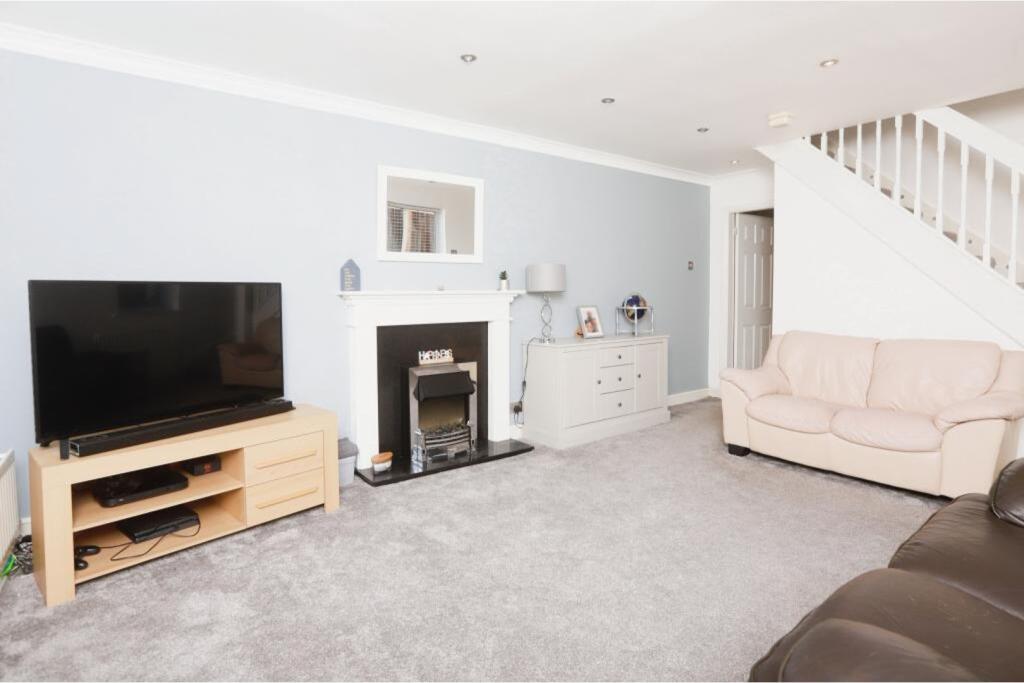 Millbank Rise, Wrexham, LL13 photo 3