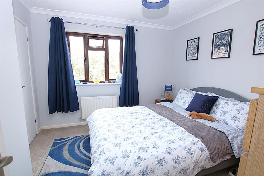 House in Northampton, East Hunsbury - More