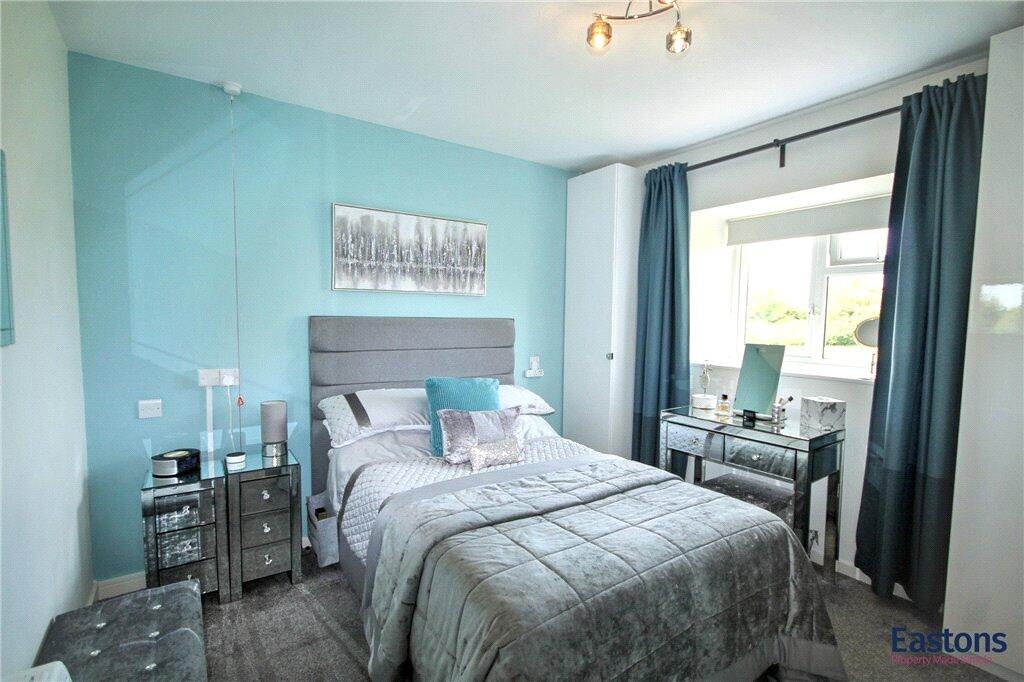 Henbit Close, Tadworth, Surrey, KT20 - View 5