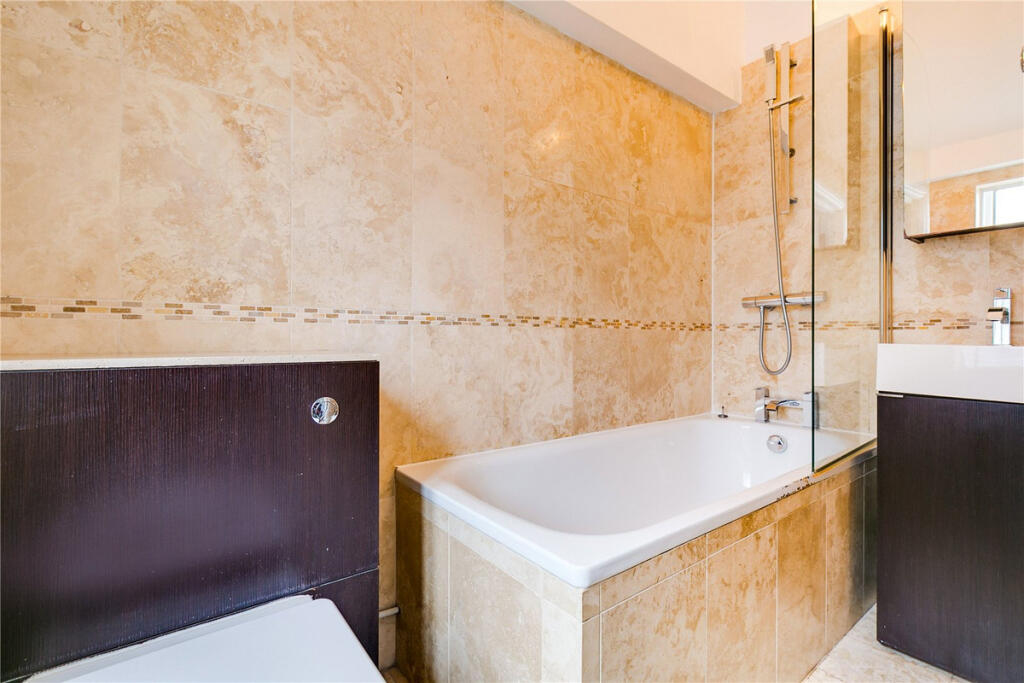 Apartment in London - More