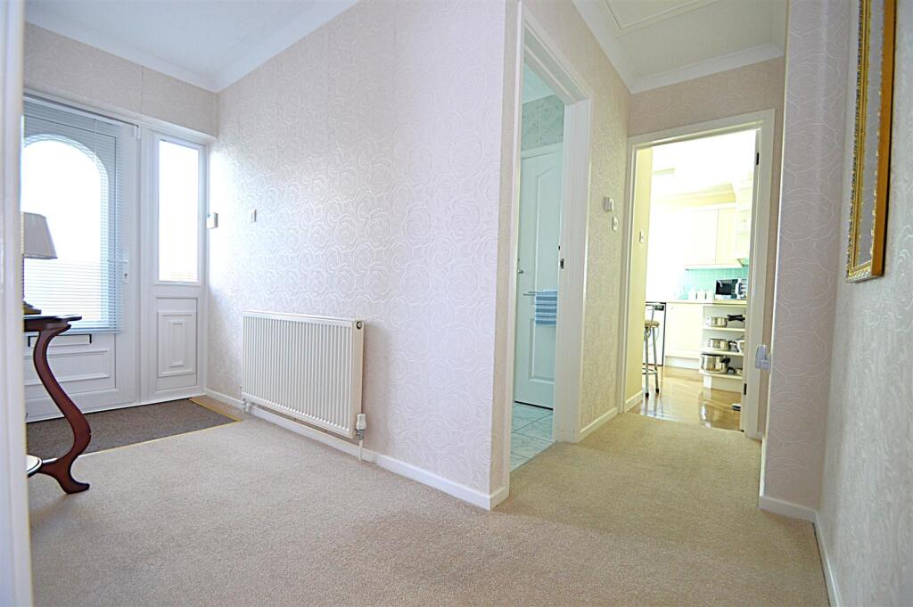 Eastbury Avenue, Rochford photo 2