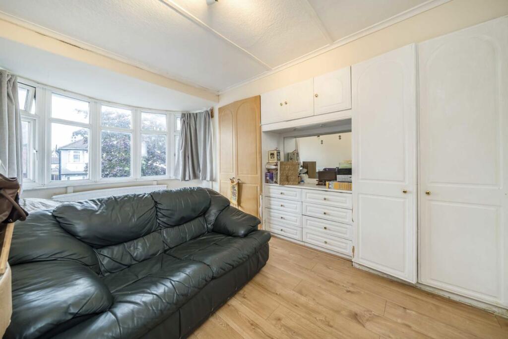 House in London, Park Royal - View 4