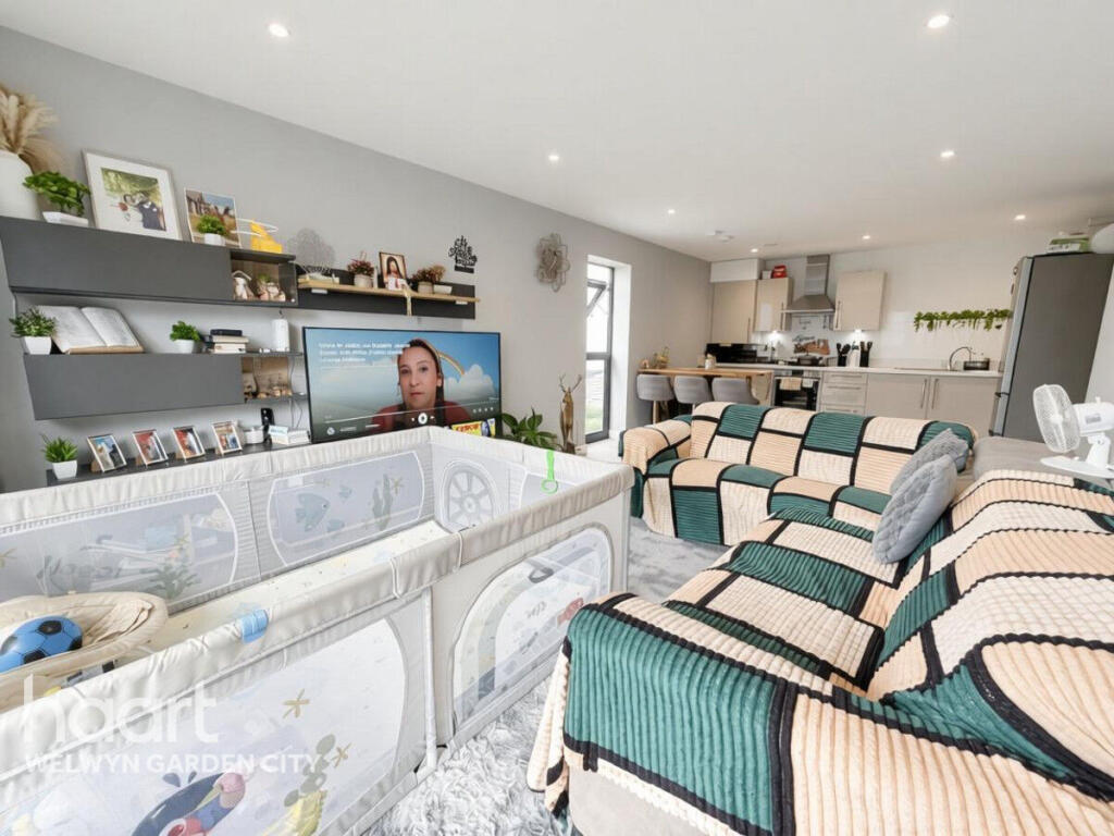 Bessemer Road, WELWYN GARDEN CITY photo 3