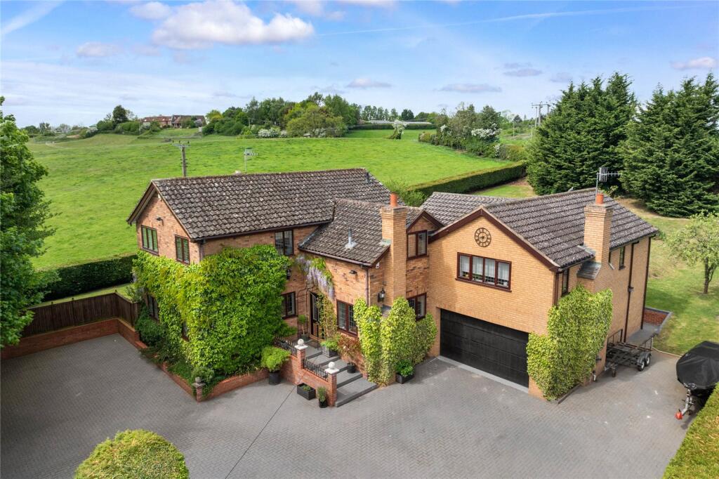 Main image of property: Kidderminster Road, Dodford, Bromsgrove, Worcestershire, B61