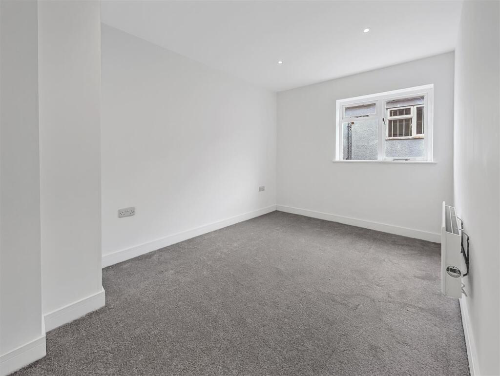 Apartment in Colchester, New Town - View 5