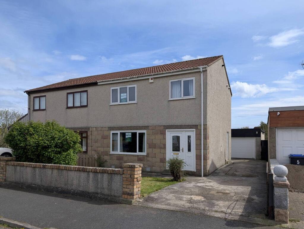 Main image of property: 3 Oldmill Crescent, Balmedie, Aberdeen, AB23 8WB