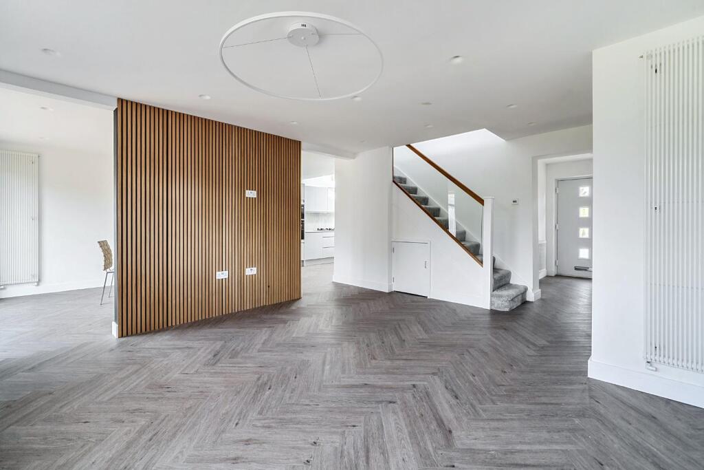 House in Slough - View 2