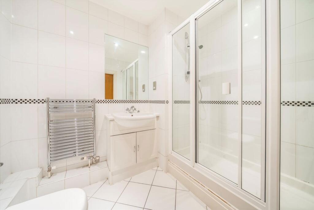 Apartment in London - More