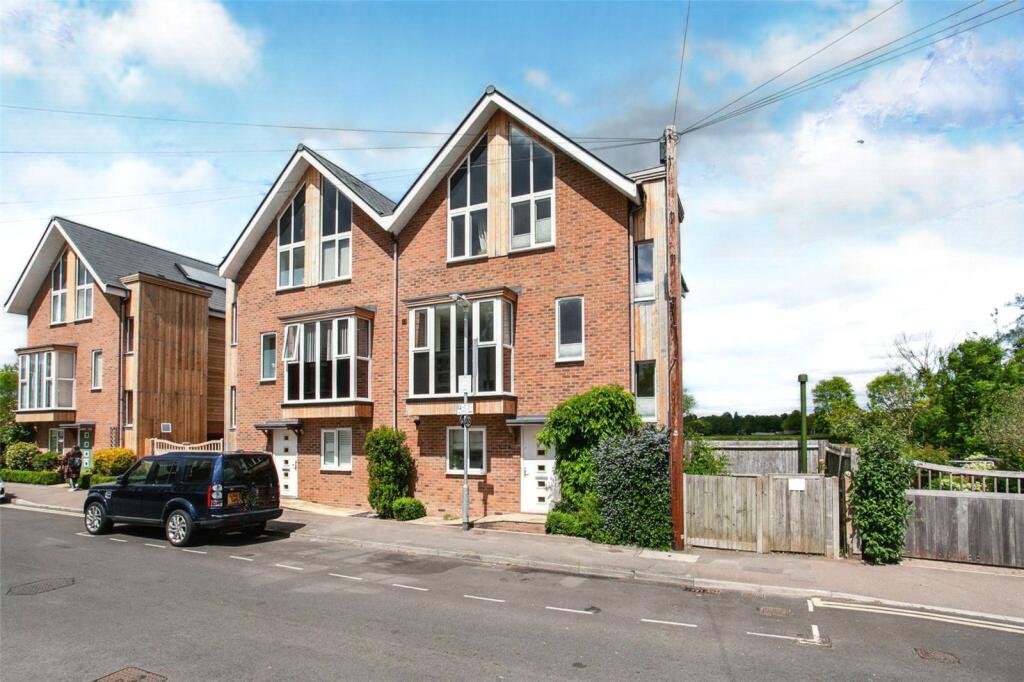 Main image of property: Barden Road, Tonbridge, Kent, TN9