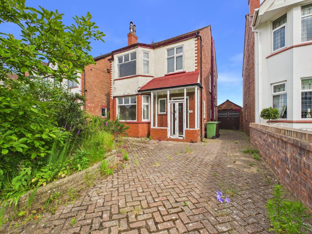 3-bed detached on Beresford Drive, Southport, PR9, £230,000
