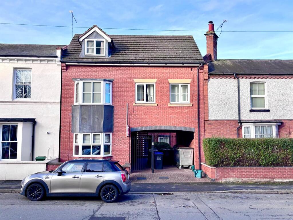 Main image of property: Tachbrook Street, Leamington Spa