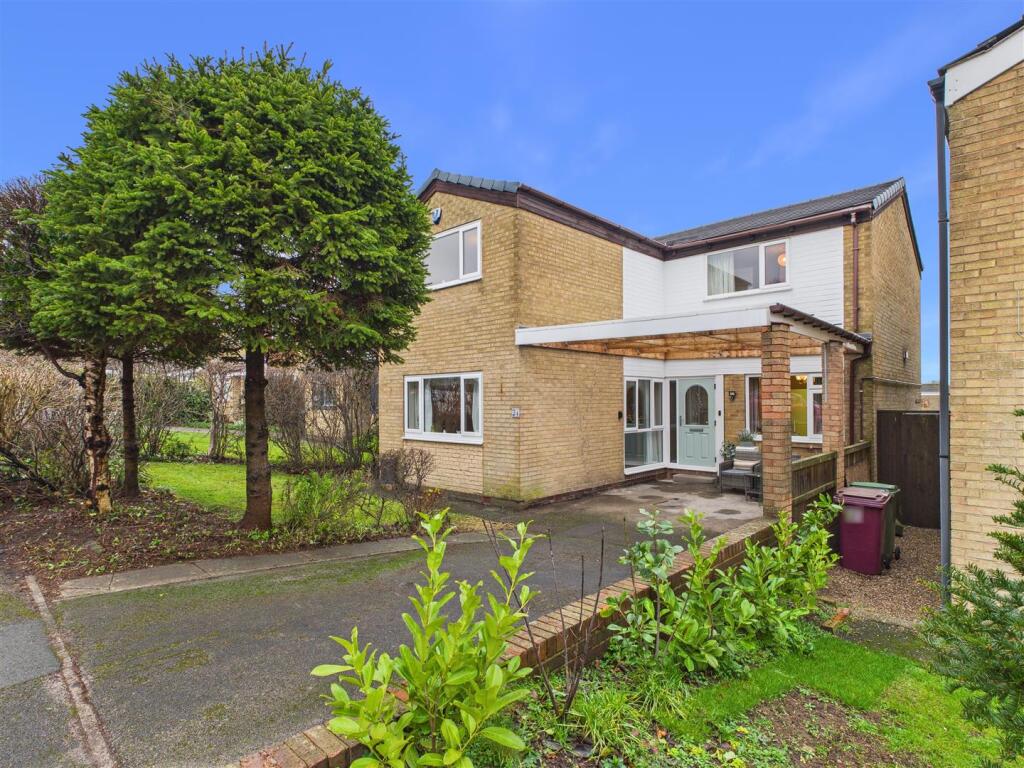 Main image of property: Chaddesden Close, Dronfield Woodhouse, Dronfield