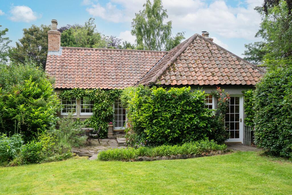 Main image of property: Loaning Hill House, Kilmany, Cupar, Fife