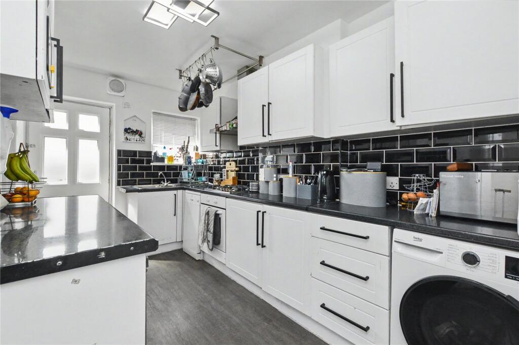 House in Leeds, Howlett Cross - View 3