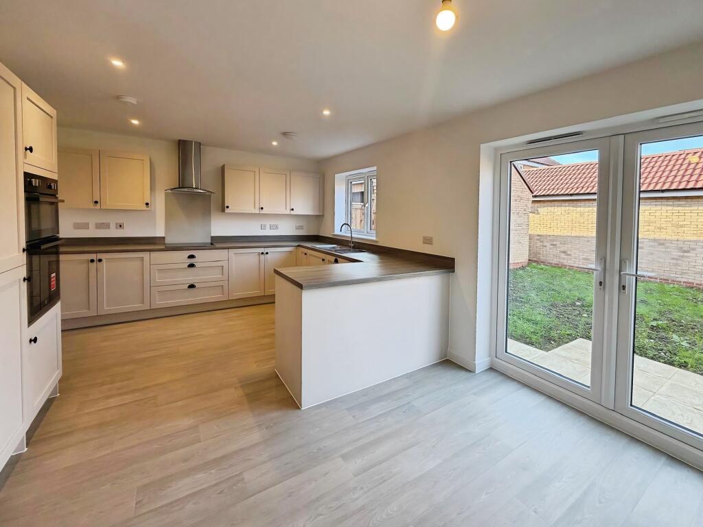 House in South Kesteven, Market Deeping - View 2