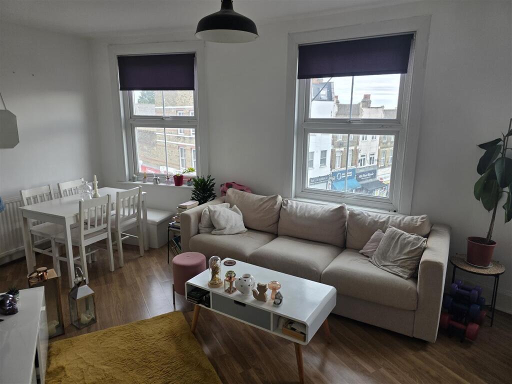 Apartment in Epping Forest, Buckhurst Hill - View 5