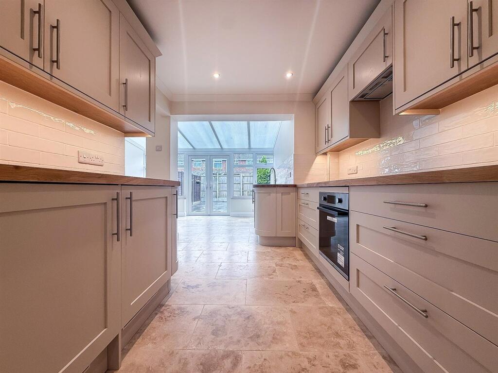 House in Havant, Hampshire - View 5