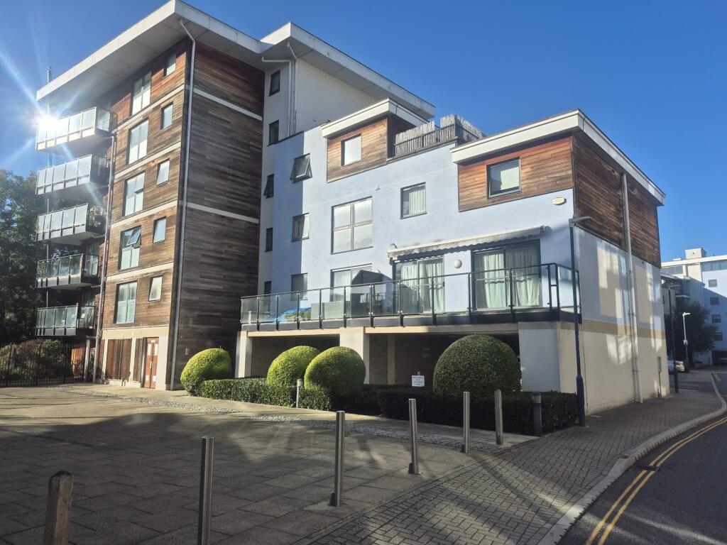 1-bed flat on 54, Clifford Way, Maidstone, Kent ME16 8GD, £80,000
