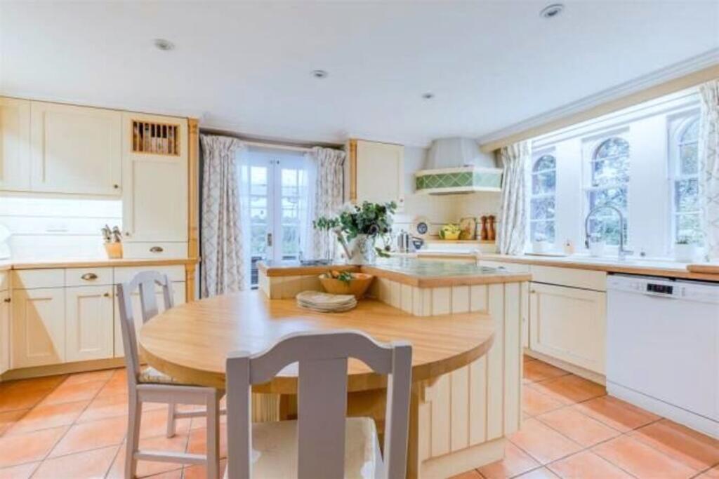 Birkenhead Road, Willaston, CH64 photo 4