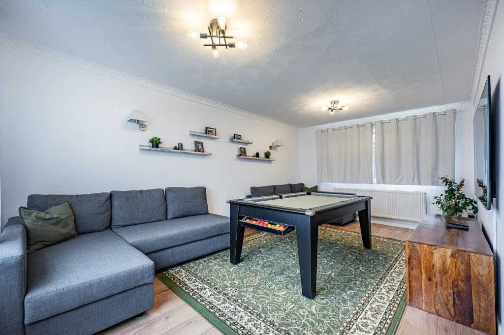 House in Glasgow, South Lanarkshire - More