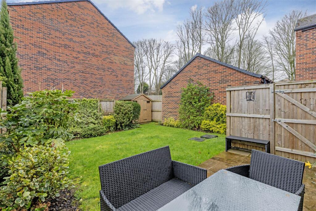 House in North East Derbyshire, Wingerworth - View 2