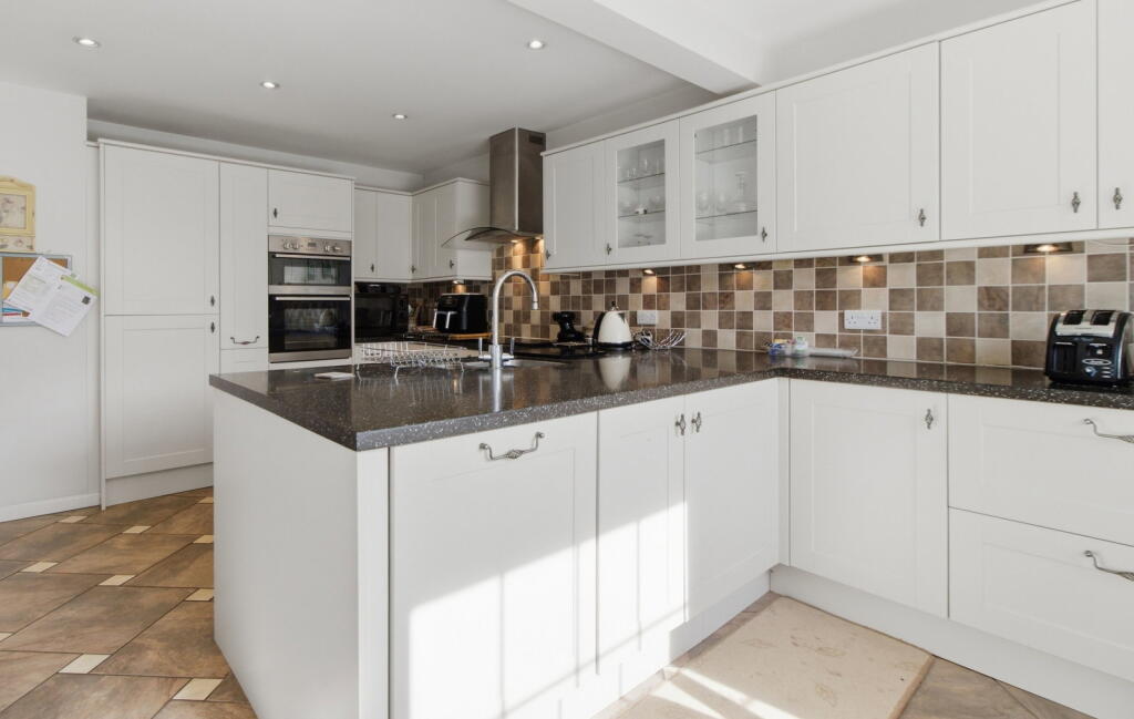 House in Worcester - View 4