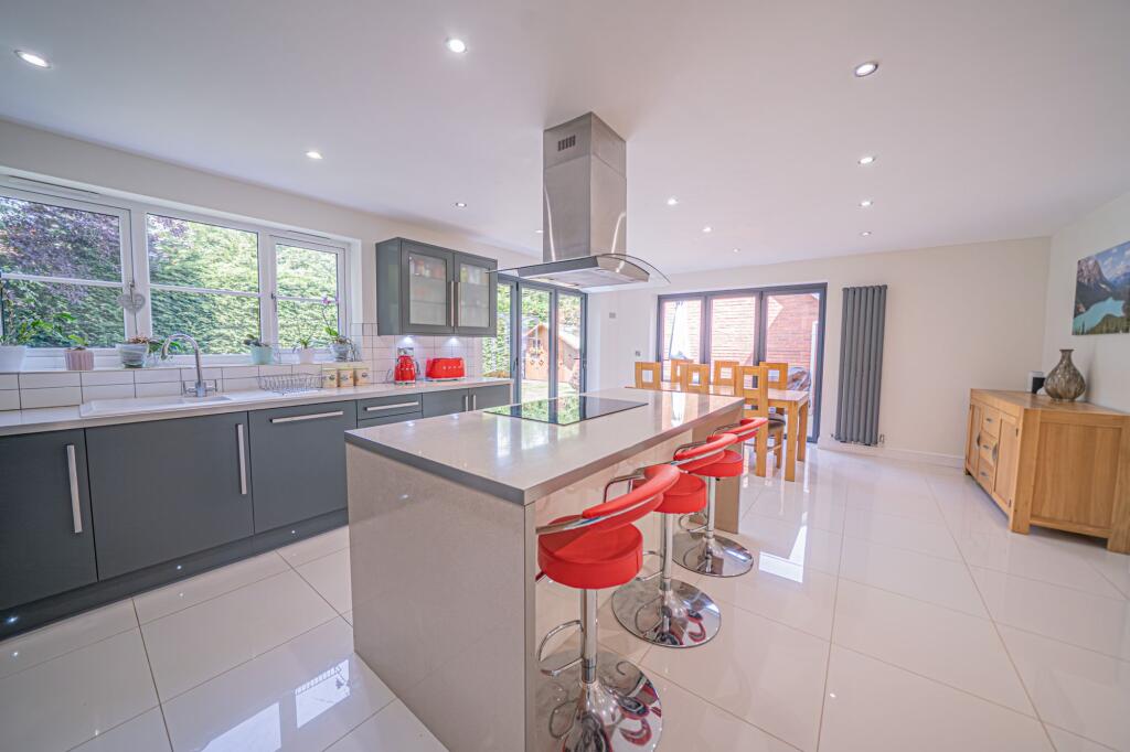 Huddesford Drive, Balsall Common, CV7 photo 2
