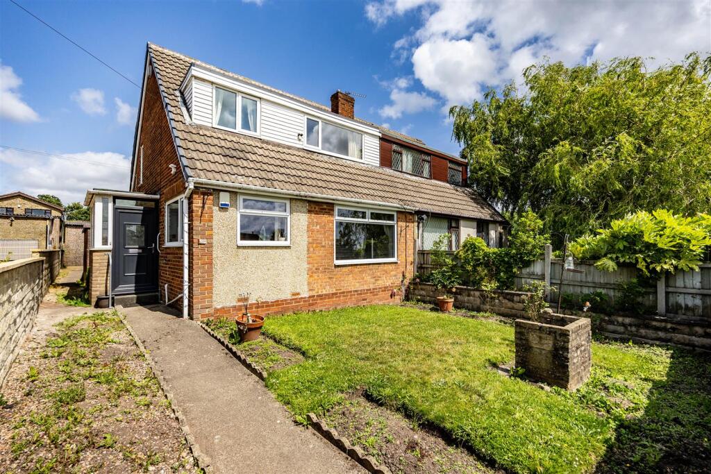 3-bed bungalow on Pot House Road, Bradford, £215,000