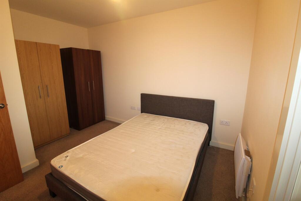 Apartment in Leeds - View 5