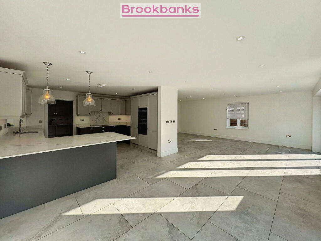 Main image of property: London Road, Addington, West Malling, ME19 5PL